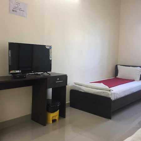 Sun Shine Hotel Ченай Екстериор снимка