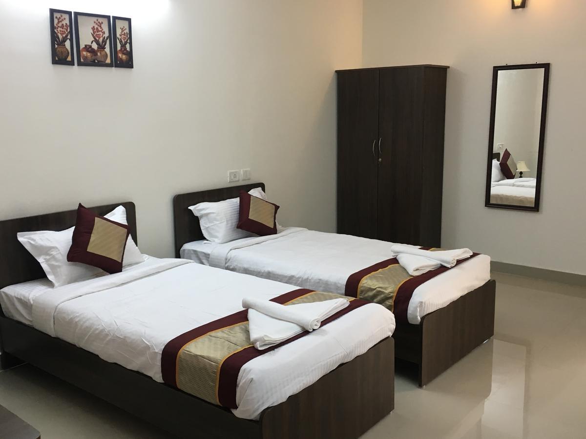 Sun Shine Hotel Ченай Екстериор снимка