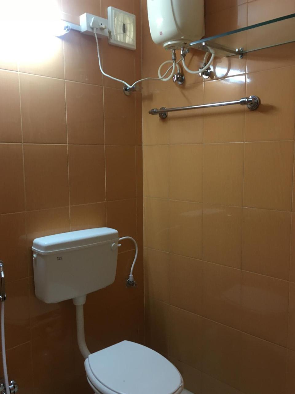 Sun Shine Hotel Ченай Екстериор снимка