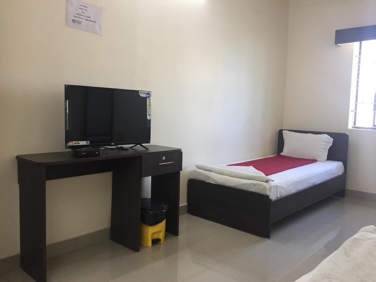 Sun Shine Hotel Ченай Екстериор снимка